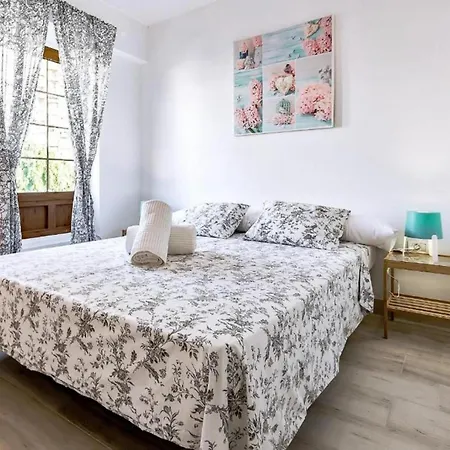 Apartamento Two Bedroom In Playa De Americas *